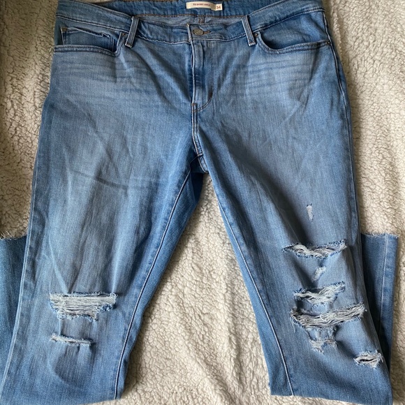 Levi Jeans - Picture 2 of 3
